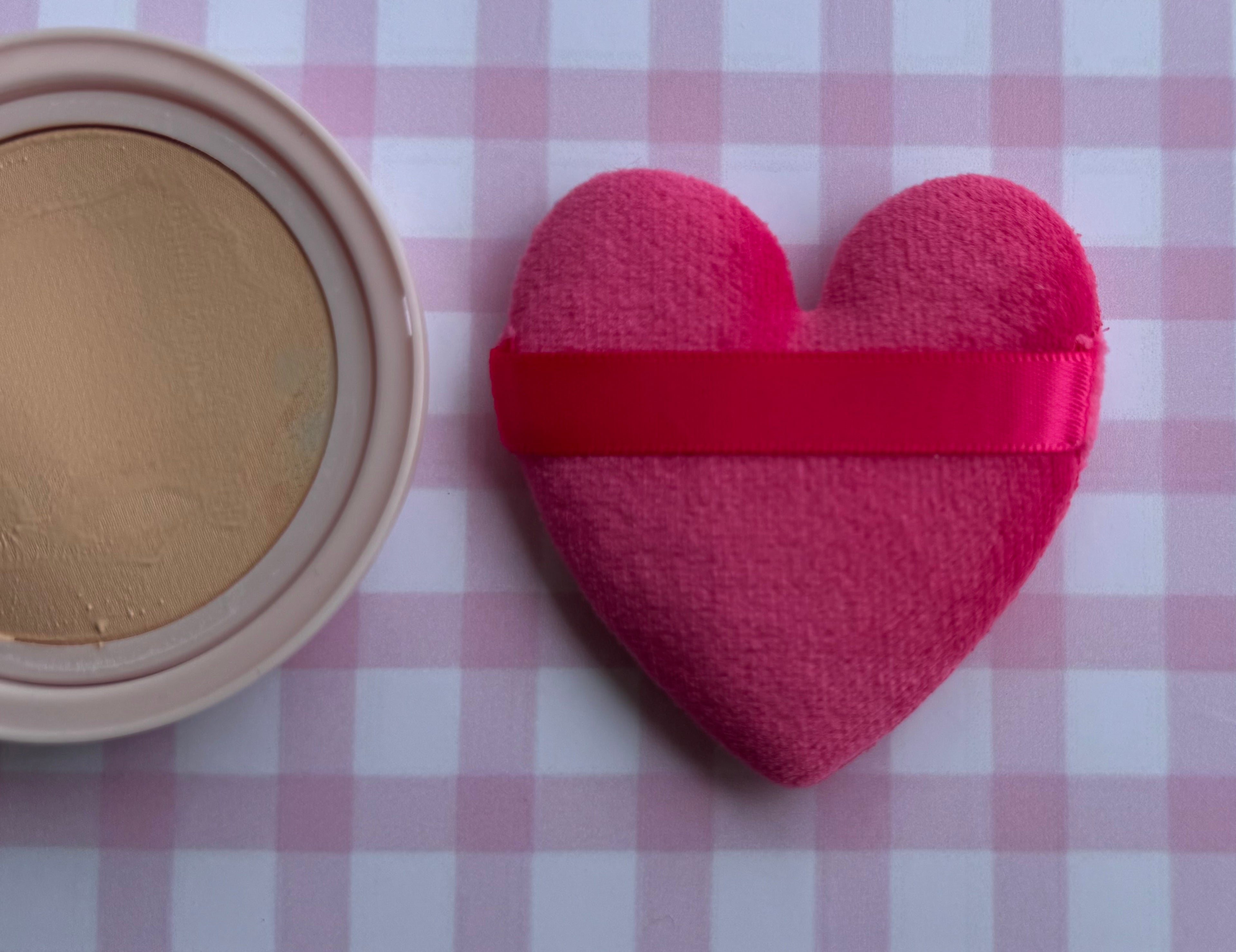 Velvet Touch (Makeup Puff)